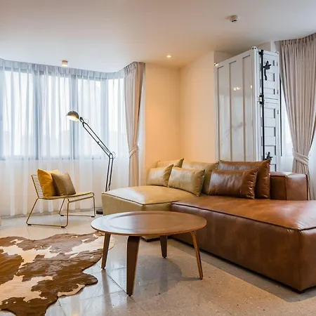 Petra Designer Apartment Sukhumvit, Nana Bts