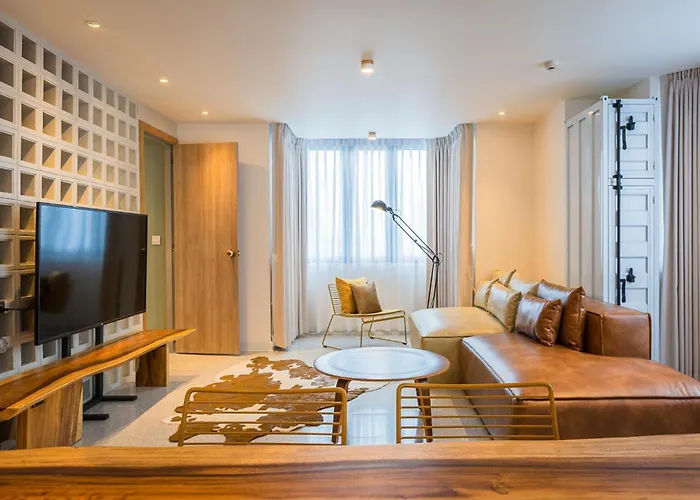 Petra Designer Sukhumvit, Nana Bts Apartment