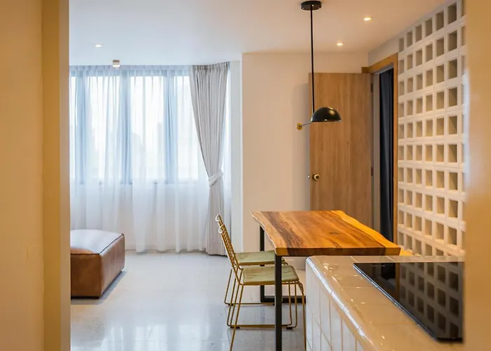 Petra Designer Sukhumvit, Nana Bts Apartment Bangkok